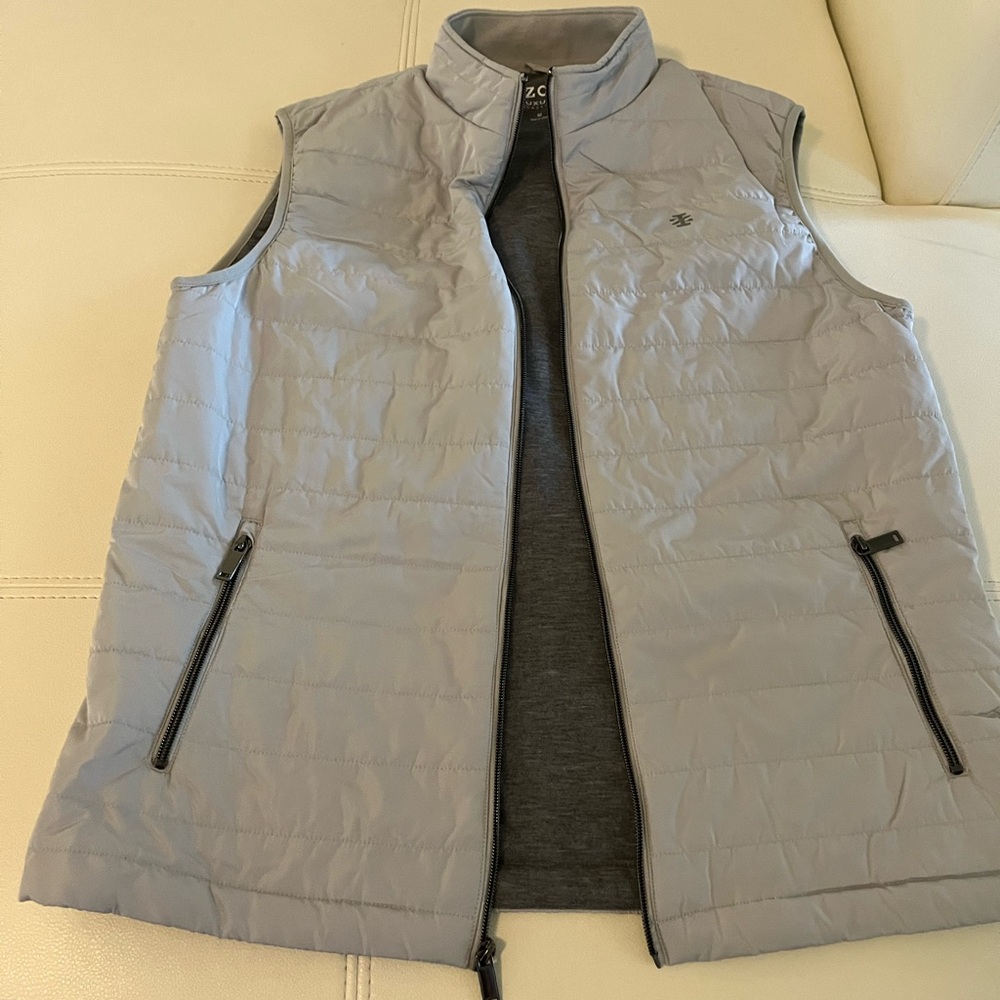 Izod Men's Light Gray Puffer Vest